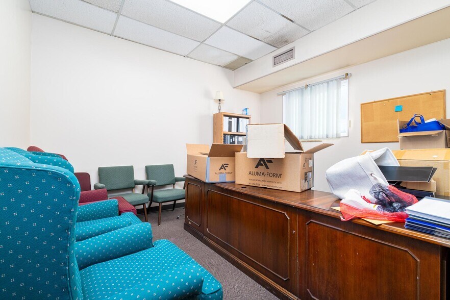 More Photos Of 630 Market St, Steubenville Office For Sale