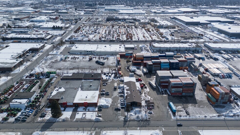 More Photos Of 124 Av Labrosse, Pointe-claire Land For Lease