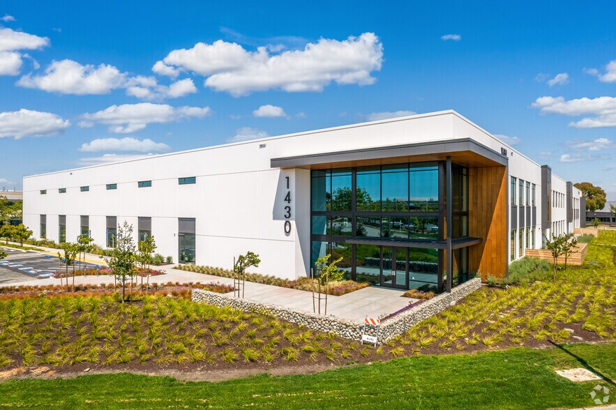 More Photos Of 2115 North Loop Rd, Alameda Unknown For Lease