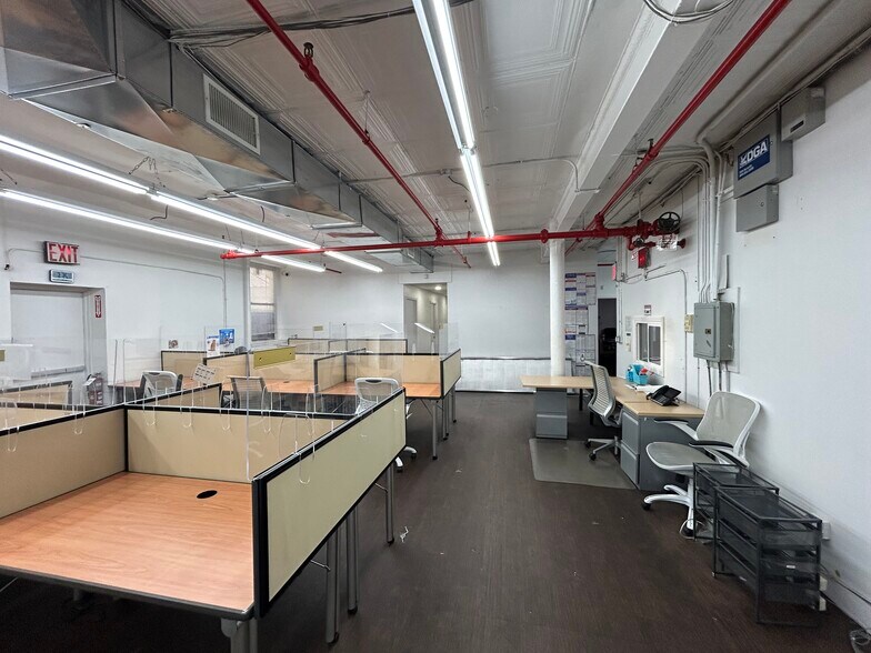 More Photos Of 122 18th St, Brooklyn Land For Lease