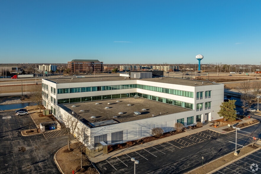 More Photos Of 900 N Arlington Heights Rd, Itasca Office For Lease