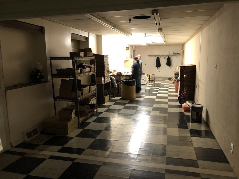 More Photos Of 100 Beecher Ave, Cheltenham Warehouse For Lease