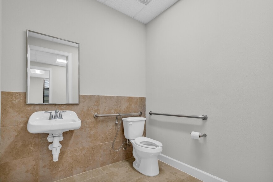 More Photos Of 8118 Fry Rd, Cypress Medical For Lease