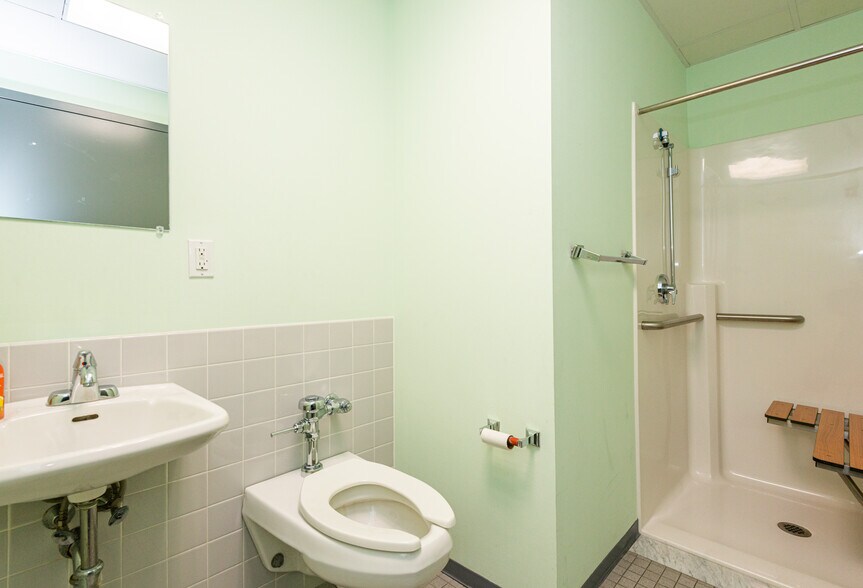 More Photos Of 100 Cummings Ctr, Beverly Coworking Space