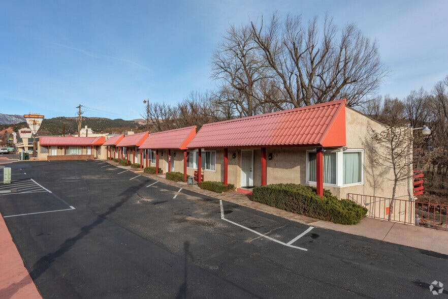 More Photos Of 54 Manitou Ave, Manitou Springs Hotel For Sale