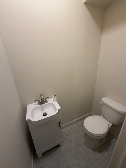 More Photos Of 159 Nassau Ave, Brooklyn Apartments For Lease