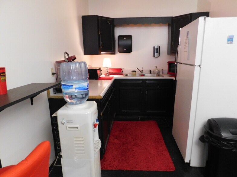More Photos Of 455 W Springhill Dr, Terre Haute Flex For Sale