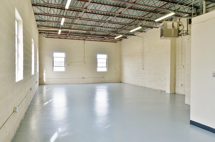 More Photos Of 601-615 Lofstrand Ln, Rockville Warehouse For Lease