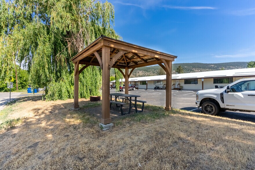 More Photos Of 1801 Chapman St, Merritt Apartments For Sale