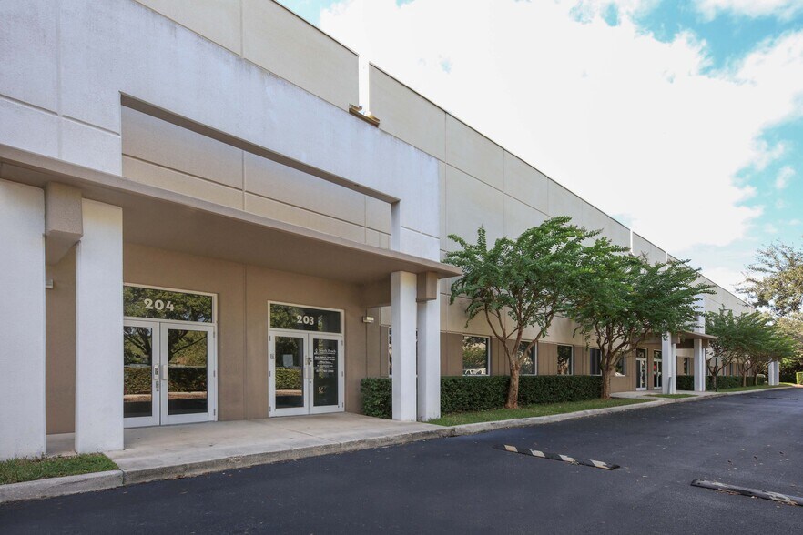 More Photos Of 6535 Nova Dr, Davie Unknown For Lease