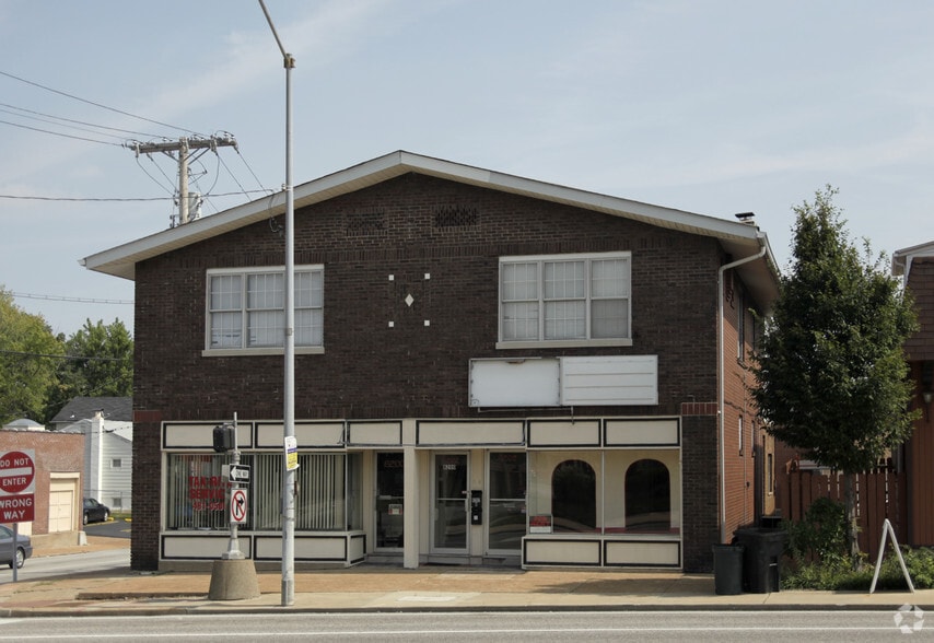 More Photos Of 8200-8202 Gravois Ave, Saint Louis Office Residential For Lease