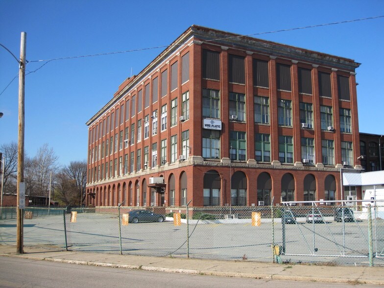 More Photos Of 330 Turner St, Attleboro Manufacturing For Lease