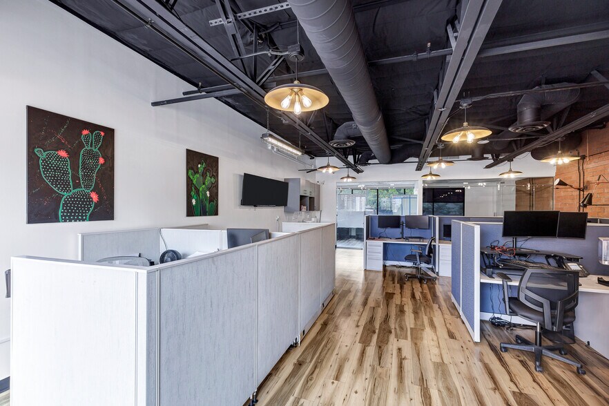 More Photos Of 2727 N 3rd St, Phoenix Office For Sale