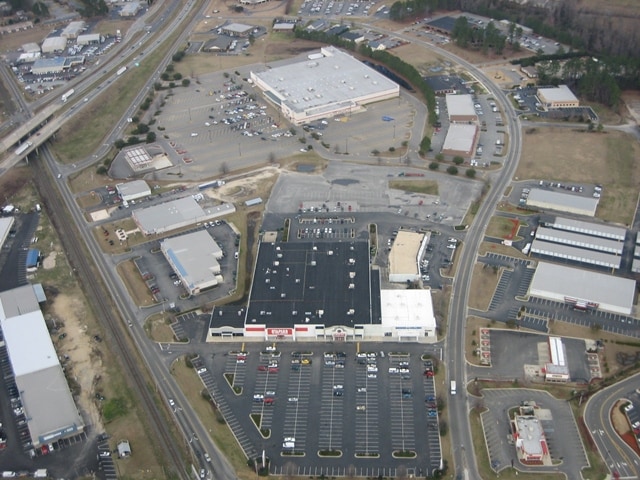 More Photos Of 1312 Parkway Dr, Goldsboro Unknown For Lease