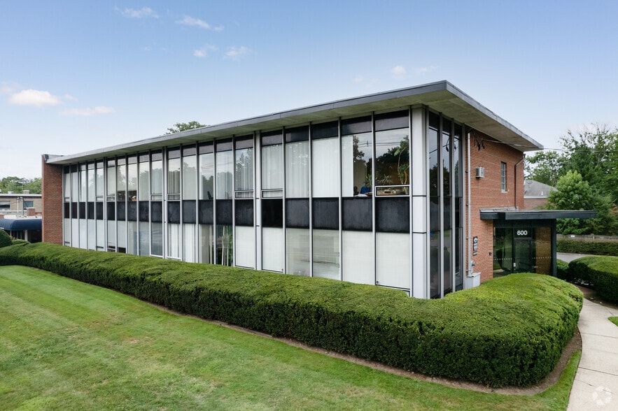 Primary Photo Of 600 Palisade Ave, Englewood Cliffs Office For Lease