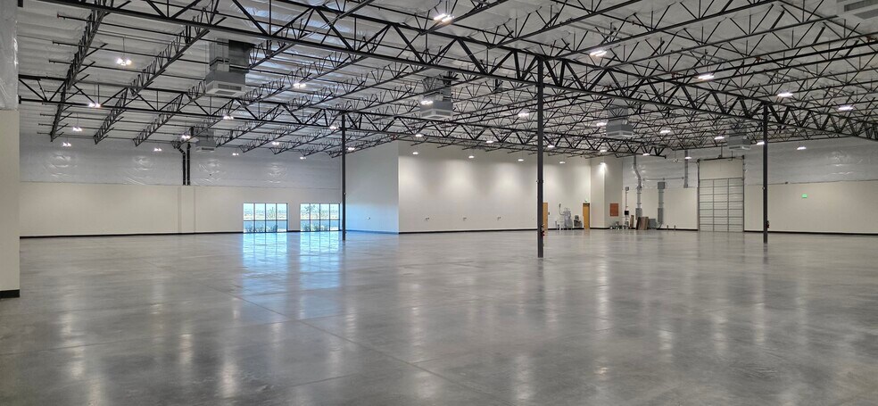 More Photos Of 8817 E Pecos Rd, Mesa Warehouse For Lease