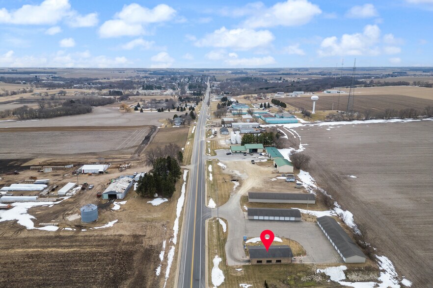 More Photos Of 1275 Margaret st, Markesan Storefront For Sale