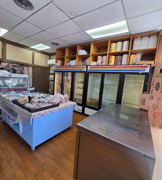 More Photos Of 7311 Little River Tpke, Annandale Storefront For Sale