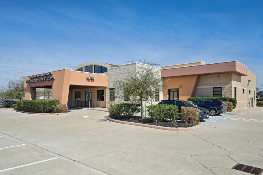 Primary Photo Of 11706 Fallbrook Dr, Houston Medical For Lease