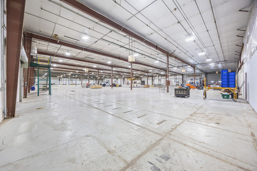 More Photos Of 3931 37th Ave SW, Fargo Manufacturing For Lease