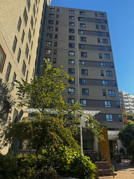 More Photos Of 1550 Beacon St, Brookline Apartments For Lease