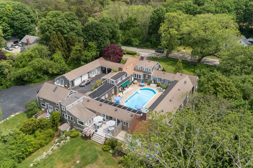 More Photos Of 2504 Main St, West Barnstable Hotel For Sale