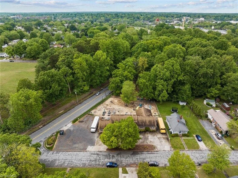 More Photos Of 1501 Upland Dr, Greensboro Office For Sale