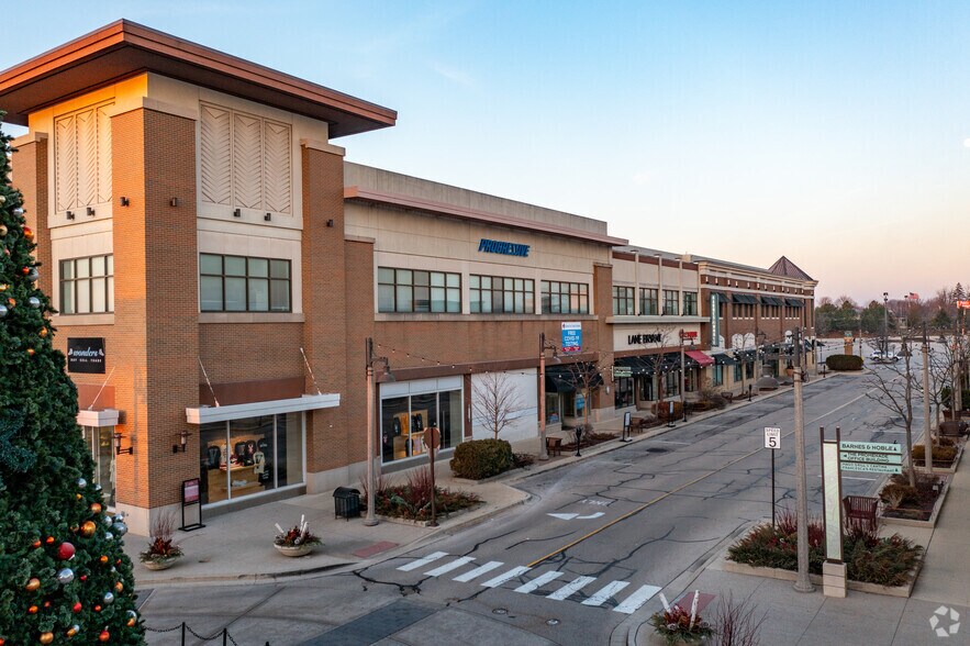 More Photos Of 619-699 E Boughton Rd, Bolingbrook Unknown For Lease