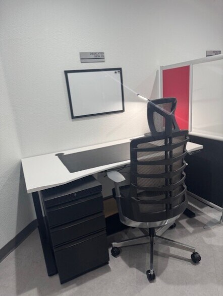 More Photos Of 3275 W Ina Rd, Tucson Coworking Space