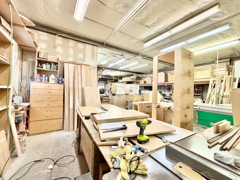 More Photos Of 34 Baxter Ave, Stamford Warehouse For Sale