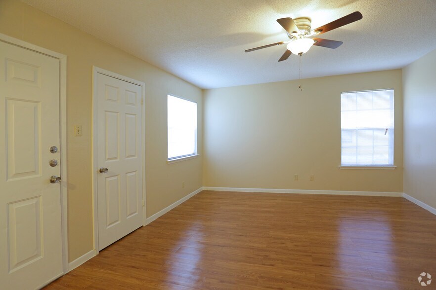 More Photos Of 737 W Mayfield Blvd, San Antonio Apartments For Sale