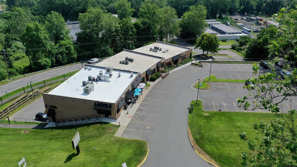 More Photos Of 355 Federal Rd, Brookfield General Retail For Sale