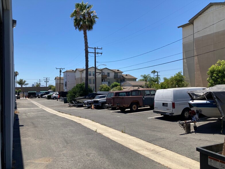 More Photos Of 2455 Lewis Ave, Signal Hill Warehouse For Sale