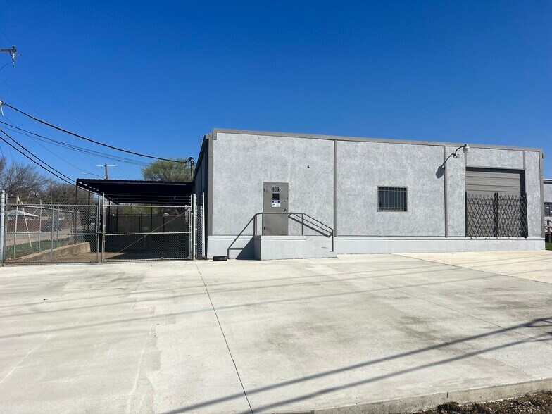 More Photos Of 5901-5909 Tension Dr, Fort Worth Warehouse For Lease