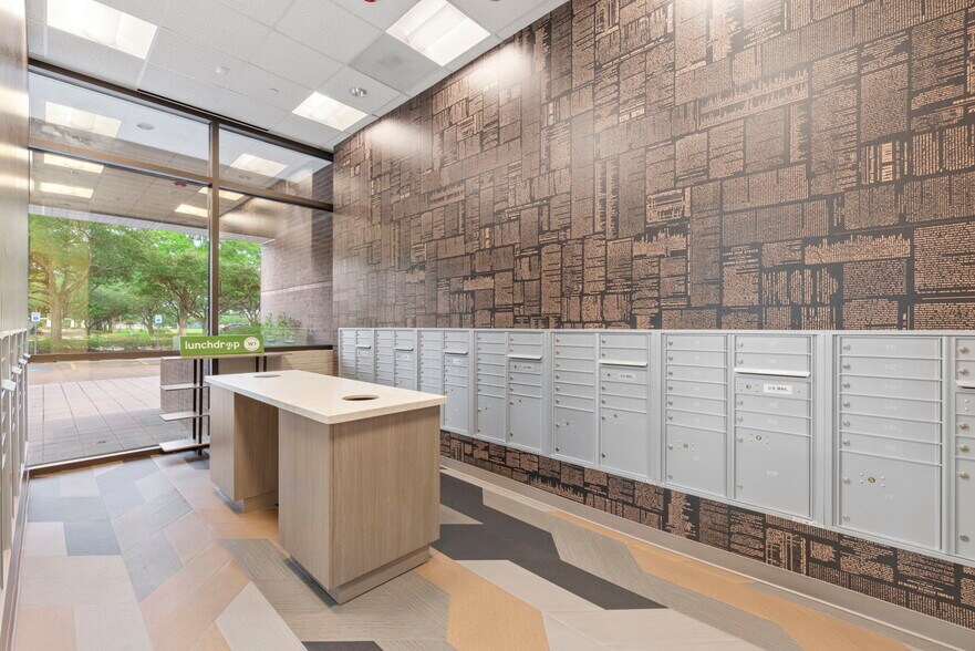 More Photos Of 1601 Industrial Blvd, Sugar Land Medical For Lease
