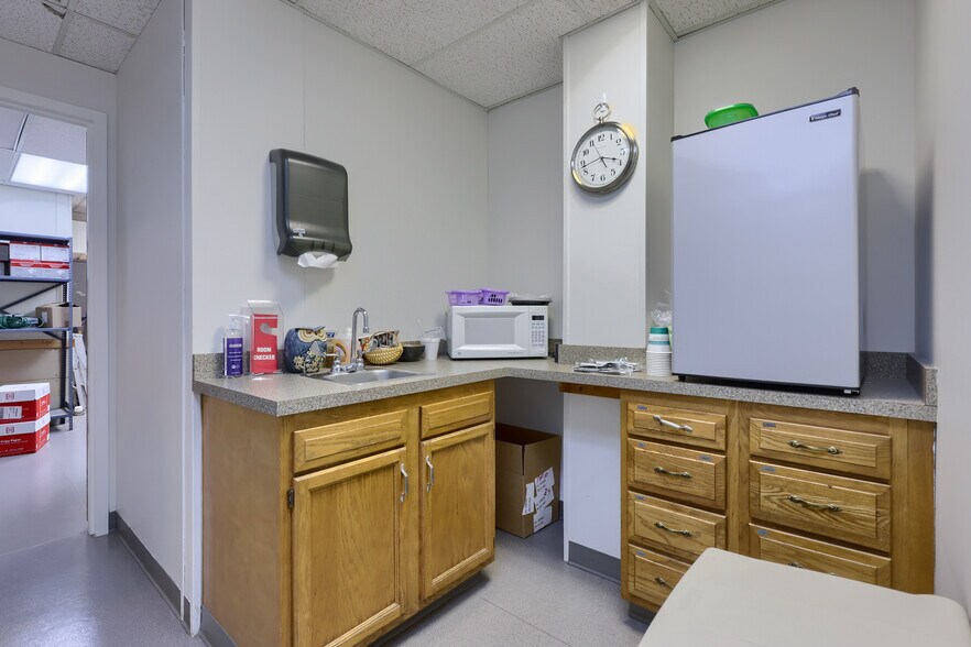 More Photos Of 625 Spring St, Wyomissing Office For Sale