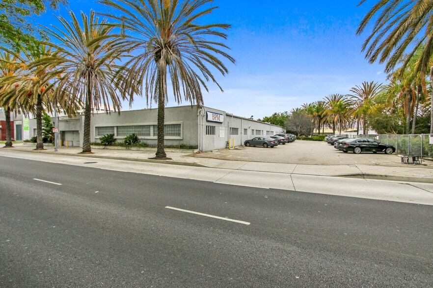 More Photos Of 1723 Cloverfield Blvd, Santa Monica Warehouse For Lease