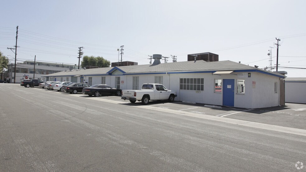 More Photos Of 1748-1758 Berkeley St, Santa Monica Unknown For Lease