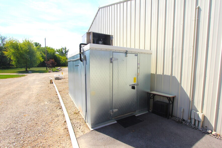 More Photos Of W3239 Dundas Rd, Kaukauna Bar For Sale