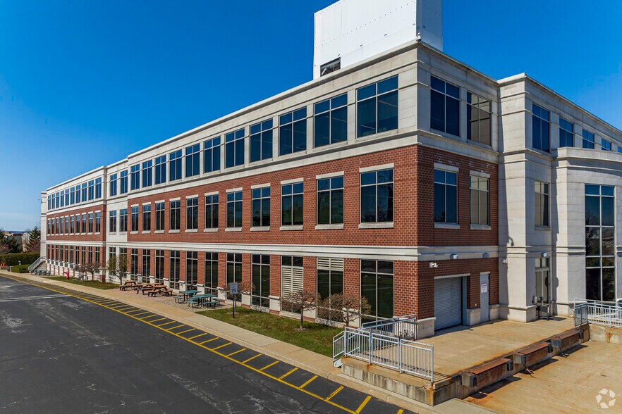More Photos Of 100 Tice Blvd, Woodcliff Lake Office For Sale