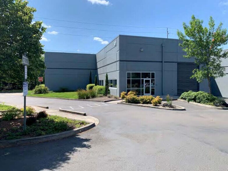More Photos Of 5811 SE International Way, Portland Warehouse For Lease