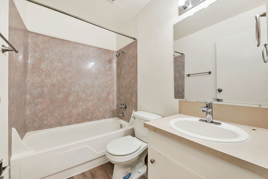 More Photos Of 16300-16400 E Burnside St, Gresham Apartments For Sale