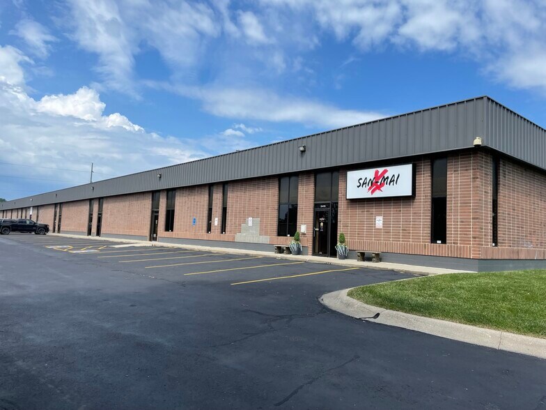 Primary Photo Of 2410-2430 S 156th Cir, Omaha Showroom For Lease
