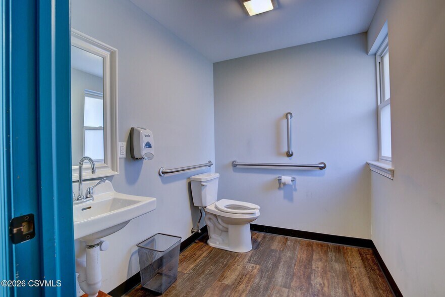 More Photos Of 121 Jpm Rd, Lewisburg Medical For Sale