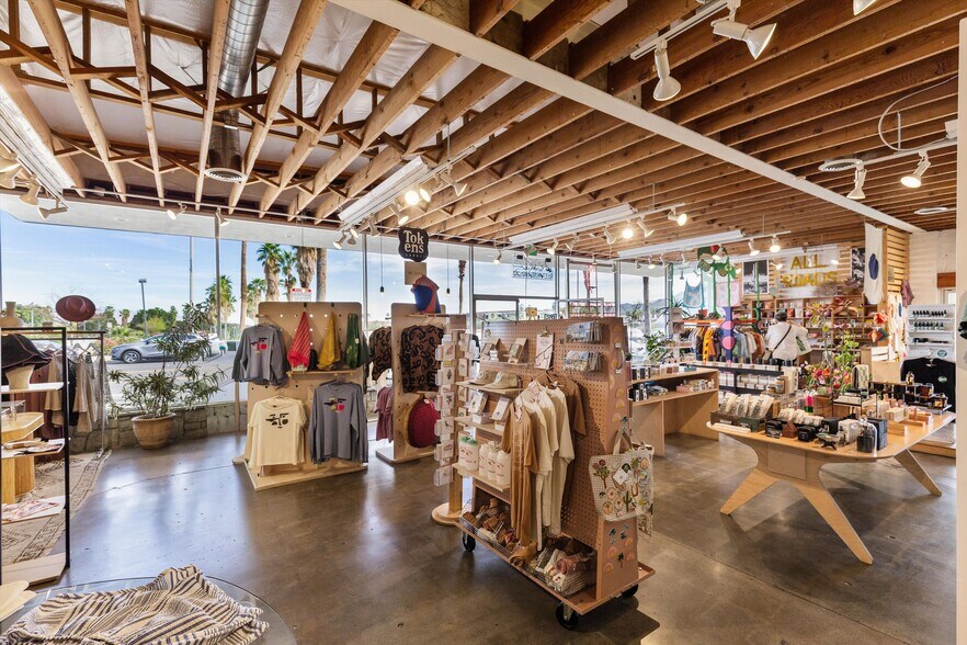 More Photos Of 383 N Indian Canyon Dr, Palm Springs Freestanding For Sale