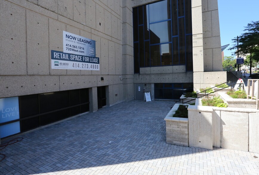 Primary Photo Of 735 W Wisconsin Ave, Milwaukee Apartments For Lease