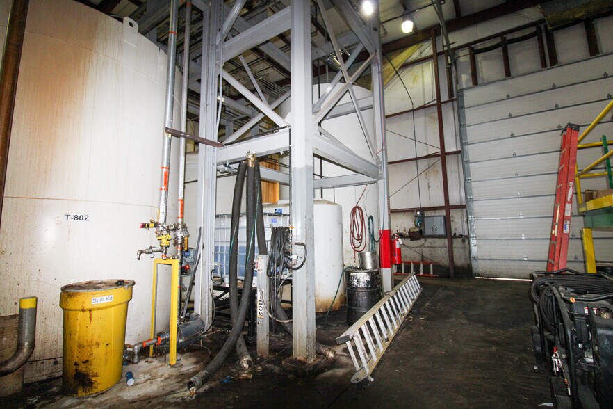 More Photos Of 5640 44th Ave S, Clinton Office For Sale