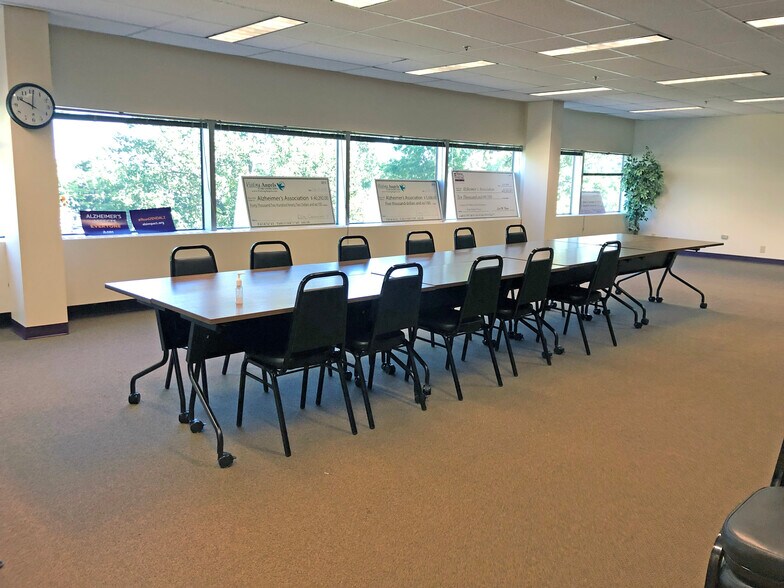 More Photos Of 166 S River Rd, Bedford Medical For Lease