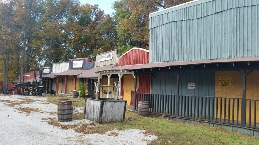 Primary Photo Of 101 Huckleberry Knob Rd, Cave City Lodge Meeting Hall For Sale