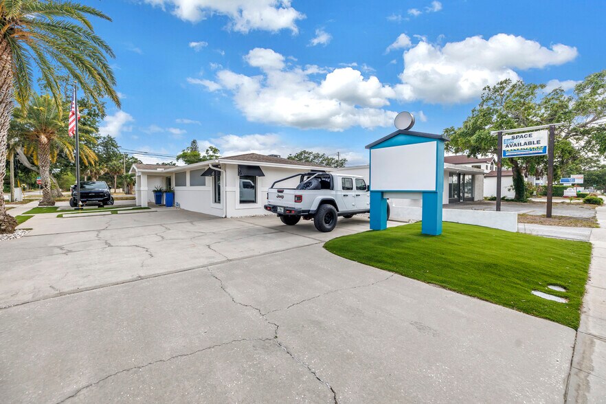 More Photos Of 5500 Central Ave, Saint Petersburg Office Residential For Sale